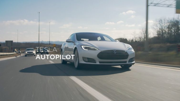 Image 1 : Selon Tesla, l'Autopilot augmente la sécurité routière