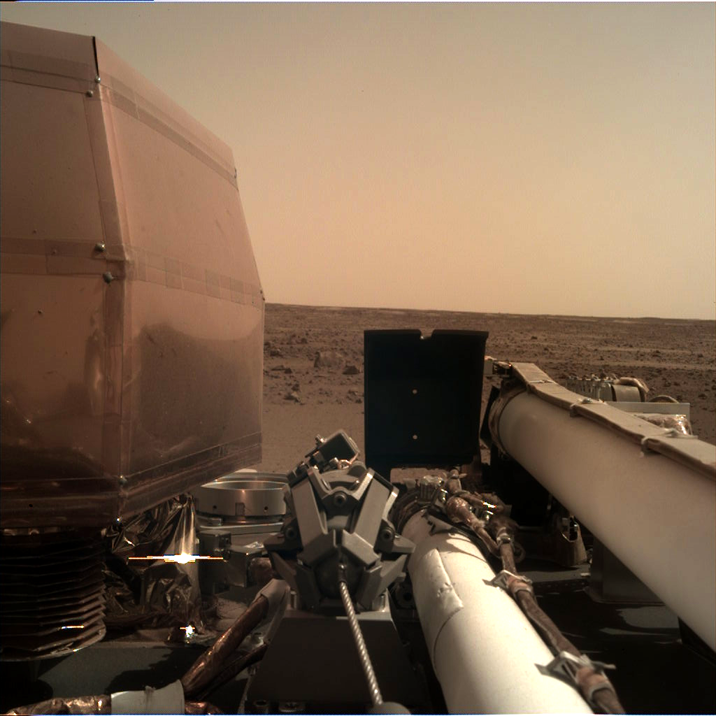 Image 1 : InSight envoie ses premières photos de Mars.