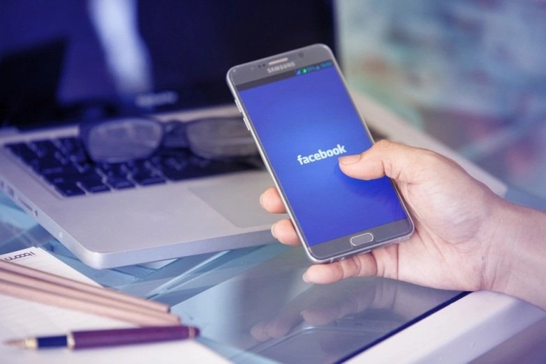 Image 1 : Pour 1000$ ils effacent leur compte Facebook