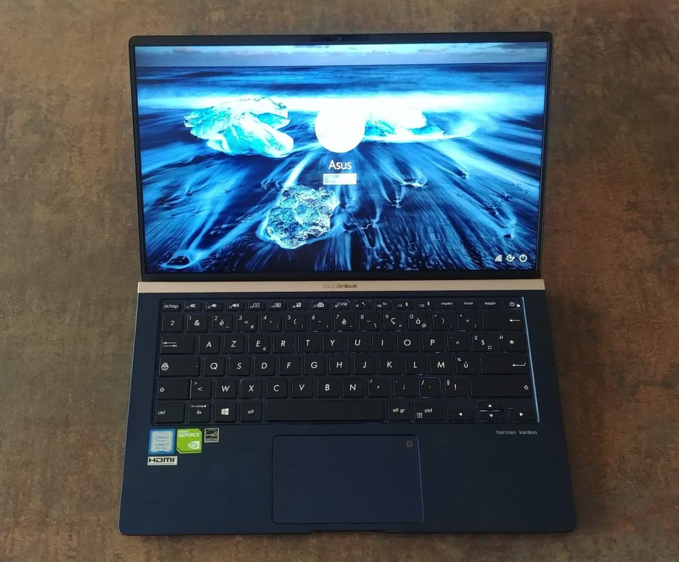 Asus ZEnbook UX433 1