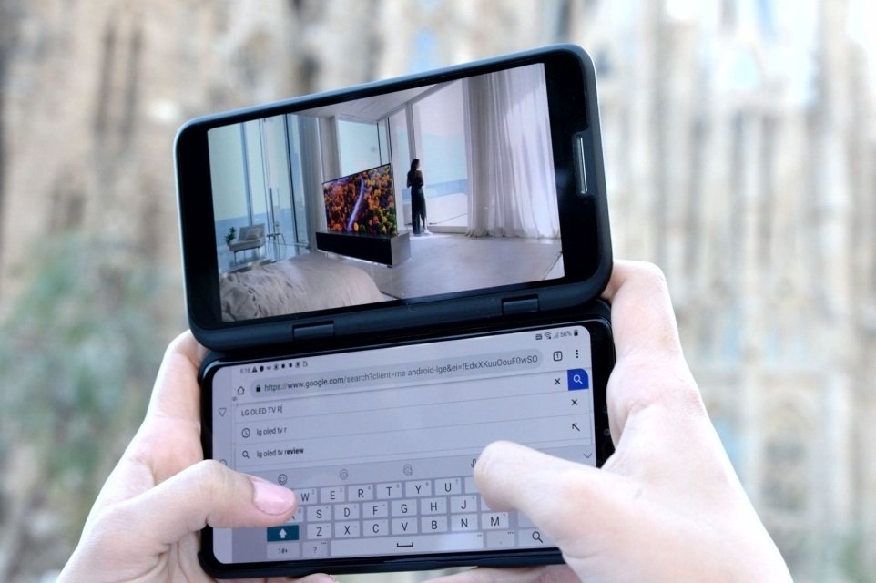 Image 2 : LG V50 ThinQ : un smartphone pas pliable, mais avec deux écrans