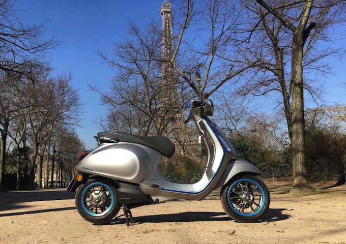 Image 1 : Vespa Elettrica : un scooter électrique de luxe, on achète ?