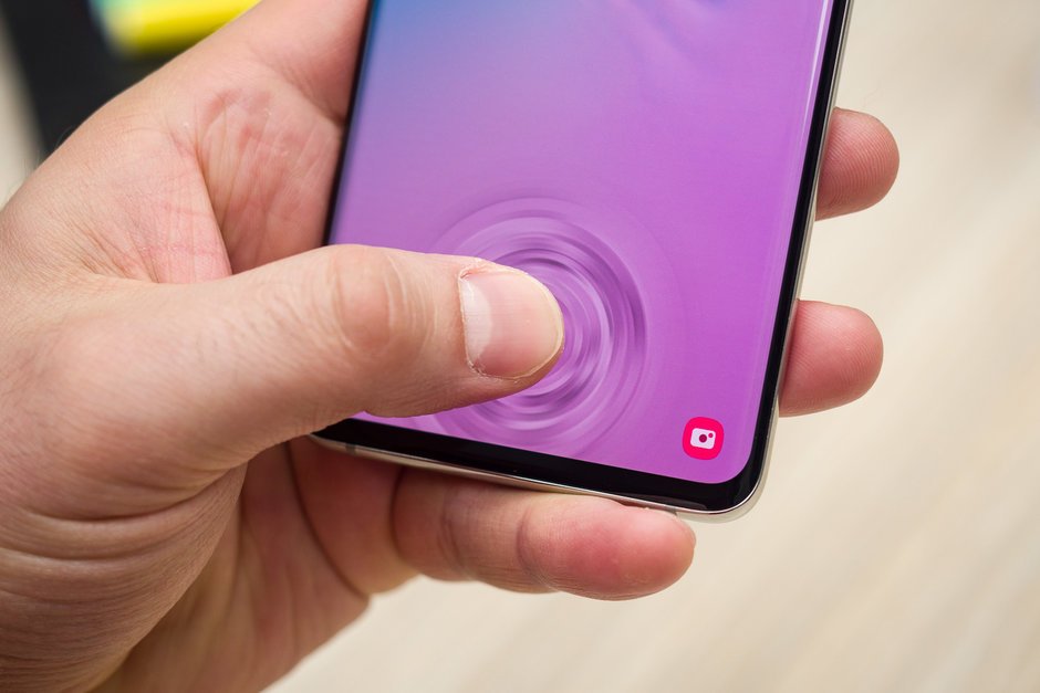 Galaxy_S10_fingerprint_scanner