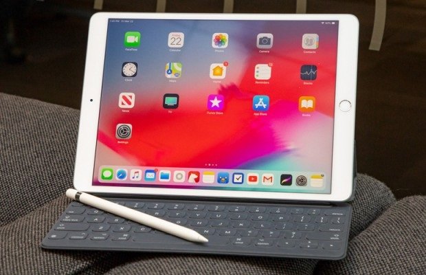 Image 1 : iFixit a démonté un iPad Air et a découvert un vieil iPad Pro à l'intérieur