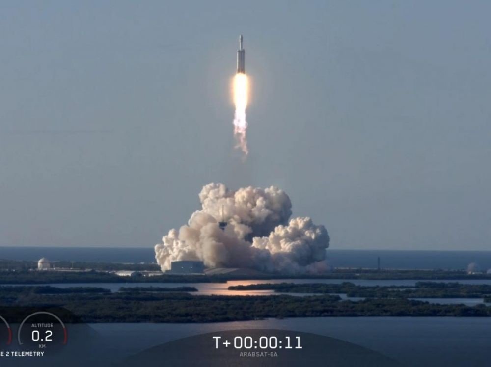 Image 1 : SpaceX : mission réussie à 100% pour Falcon Heavy