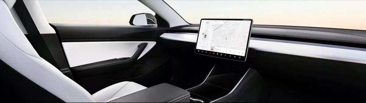 Image 1 : Tesla présente une voiture sans volant