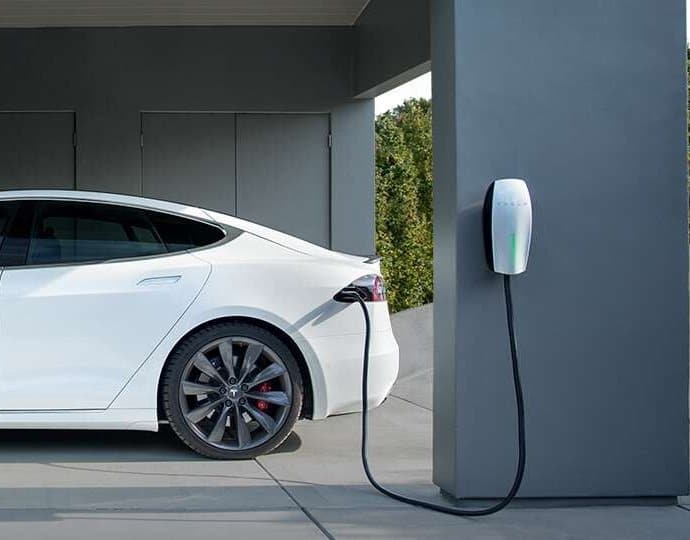 Elon Musk explique pourquoi il ne faut pas charger sa Tesla à 100%