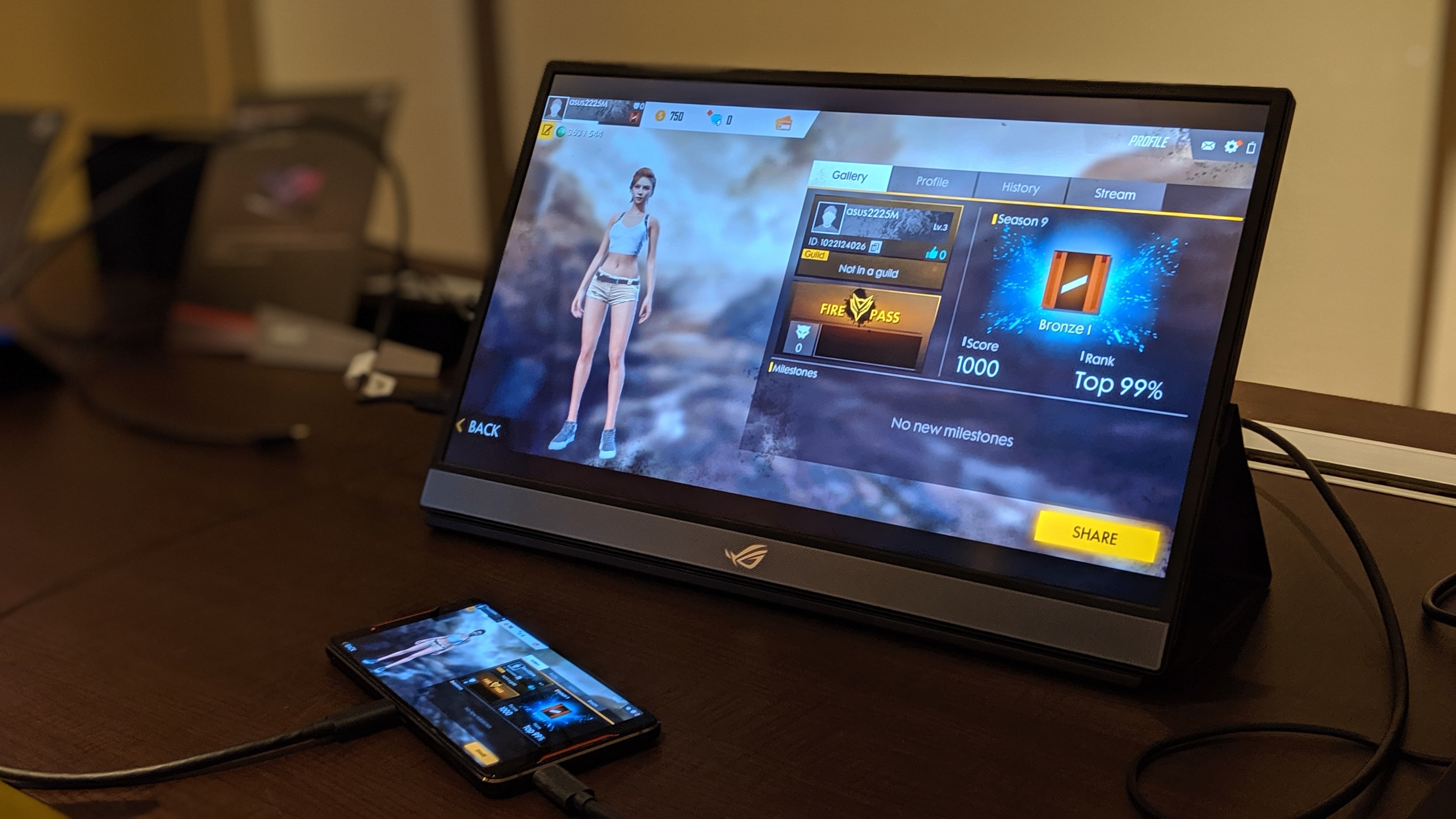 Image 1 : Asus ROG Strix XG17 : un écran autonome pour joueurs nomades