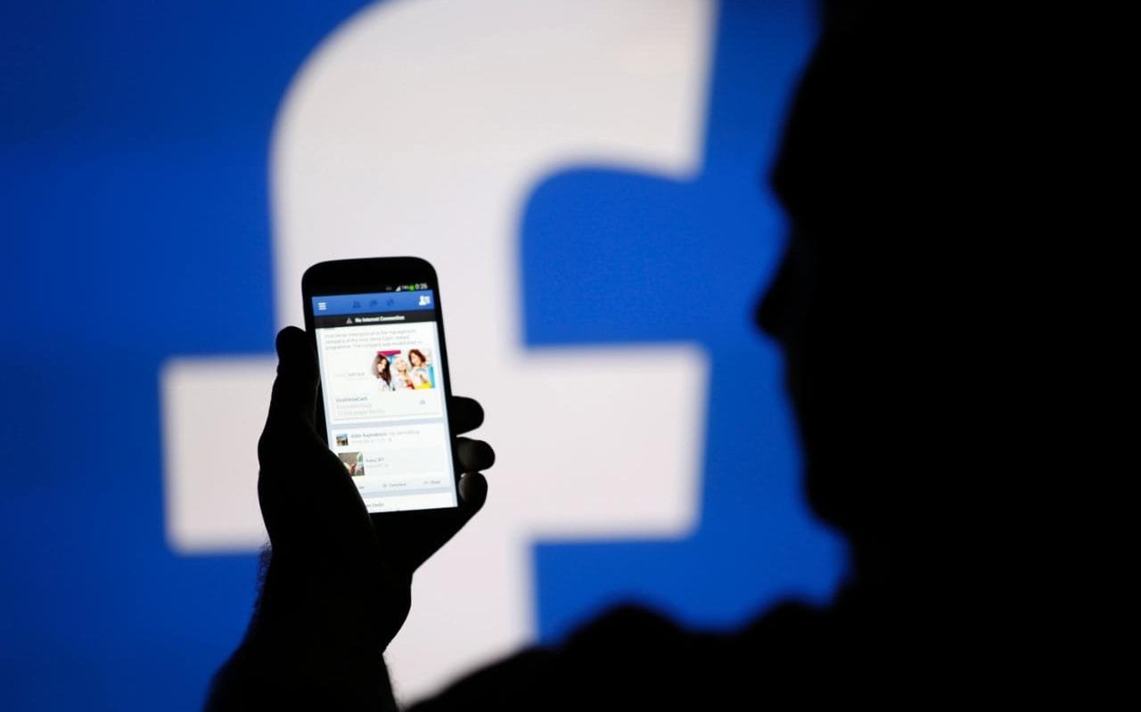 Image 1 : Facebook : Des sous-traitants lisent vos publications privées