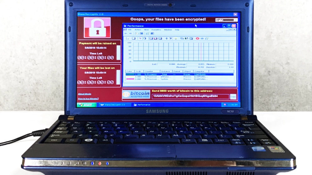Image 1 : Un PC infecté par des virus dépasse le million de dollars (mais c'est une œuvre d'art)