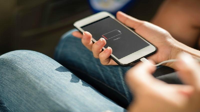 Image 1 : Apple est accusé de mentir sur l'autonomie de ses iPhone