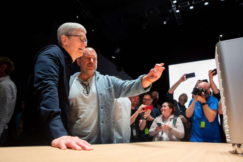 Image 1 : Apple perd Jony Ive, le designer historique de l’iPhone