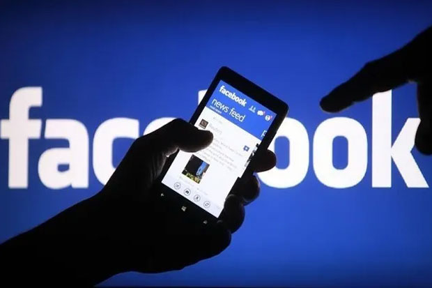 Image 1 : Facebook interdit à Huawei de préinstaller ses applications