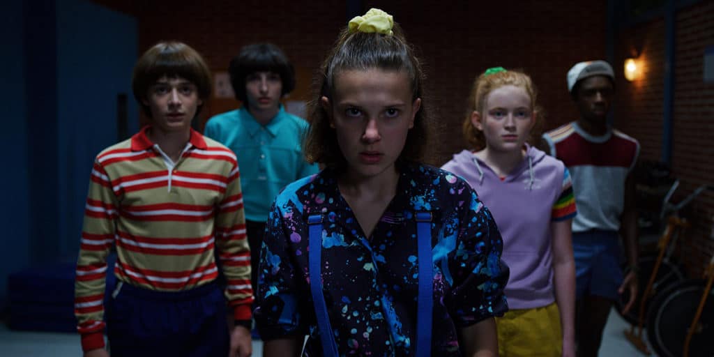 stranger things eleven netflix série père jim hopper shérif millie bobby brown