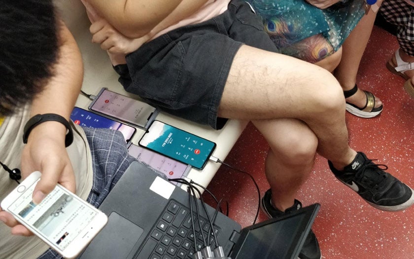 Image 1 : Huawei : le Mate 30 Pro a été vu dans le métro chinois