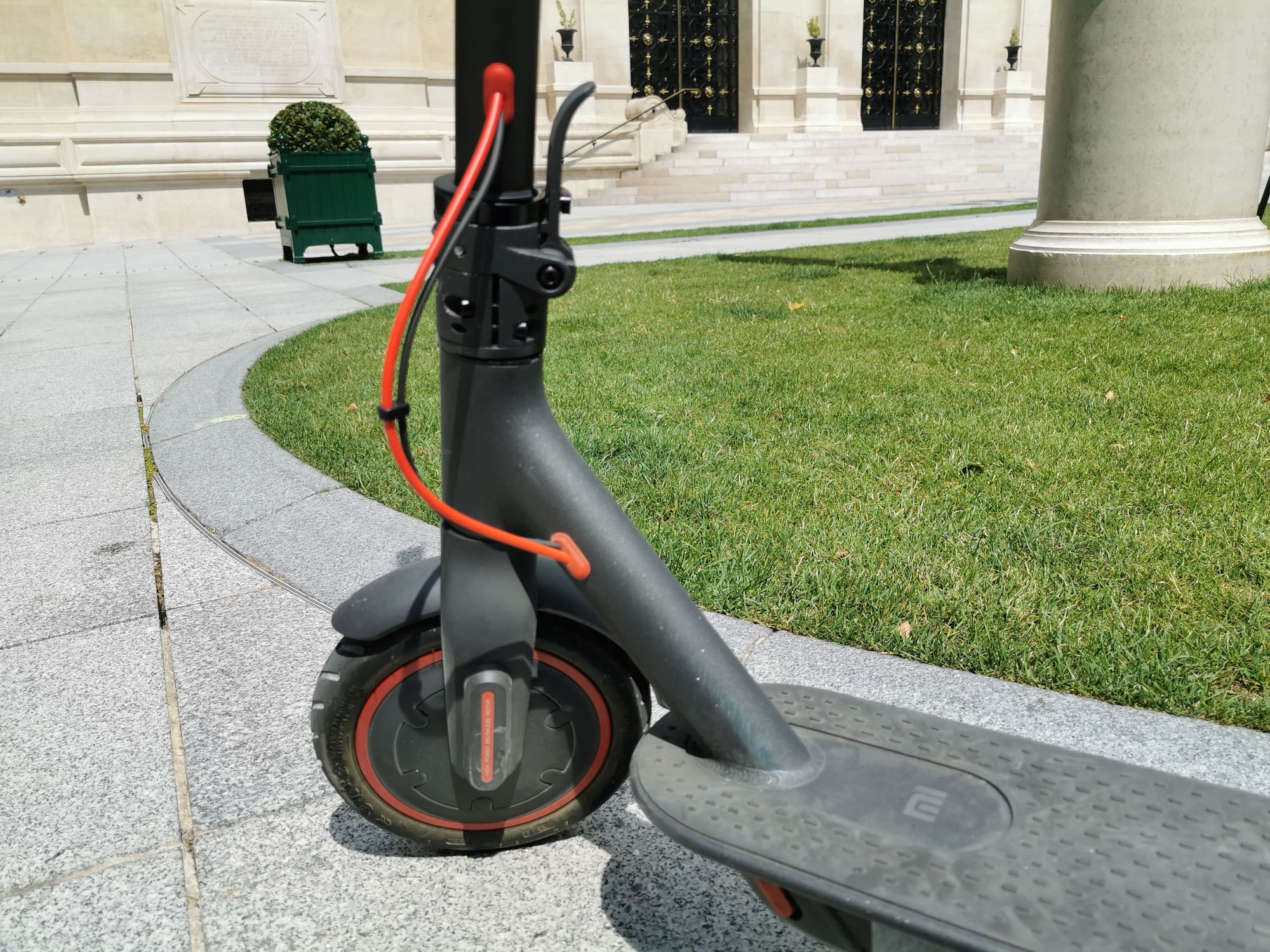 Test Xiaomi M365 Mi Electric Scooter : faut-il craquer pour la