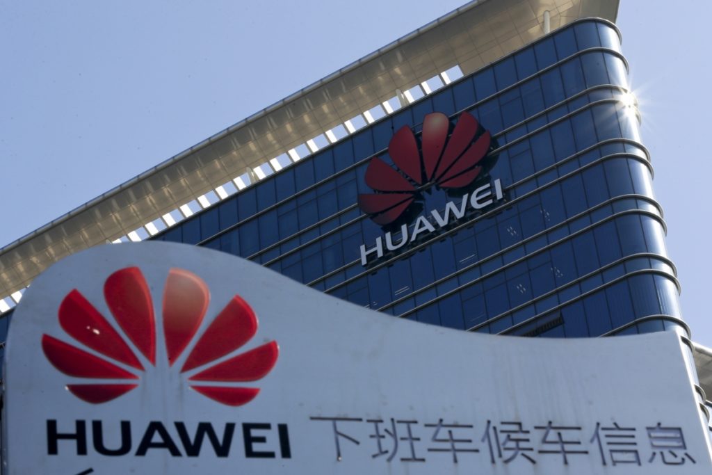 Image 1 : Accusé d’espionnage, Huawei poursuit des journalistes français en diffamation