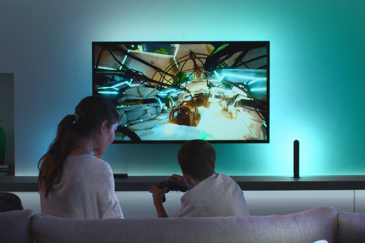 create smart home news philips hue play hdmi sync box turns any room into an interactive games zone image1 jzda6cohi2