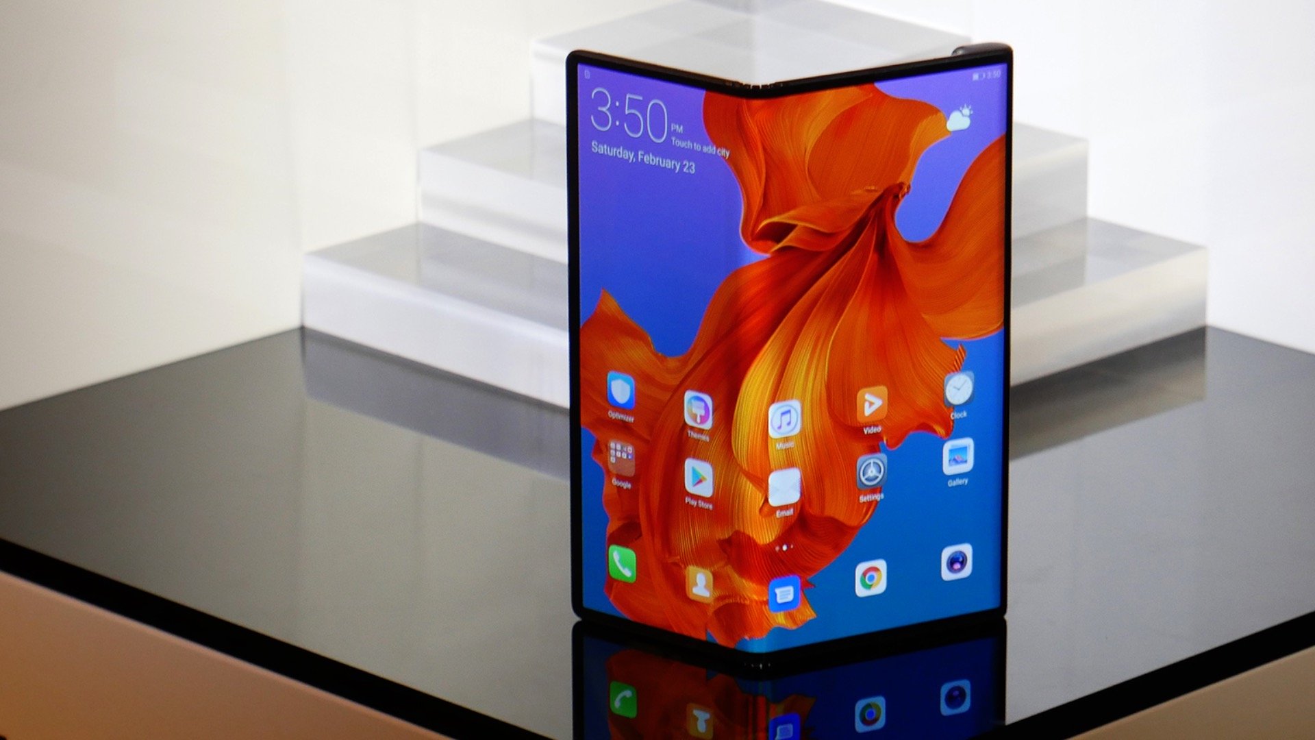 Image 1 : Mate X 5G : Huawei confirme le lancement de son mobile avec un écran pliable