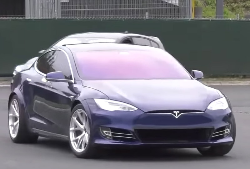 Image 1 : Une Tesla Model S modifiée explose le record de Porsche au Nürburgring