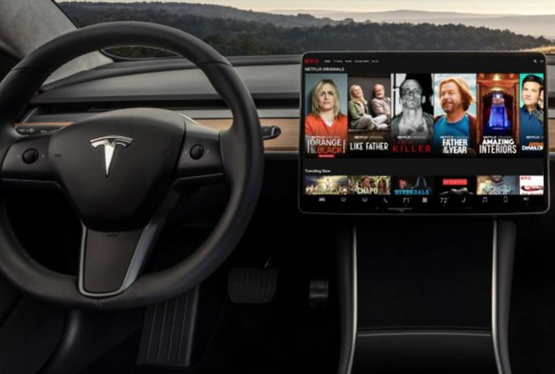 Image 1 : Tesla installe Spotify, Netflix, YouTube et plus dans ses voitures électriques