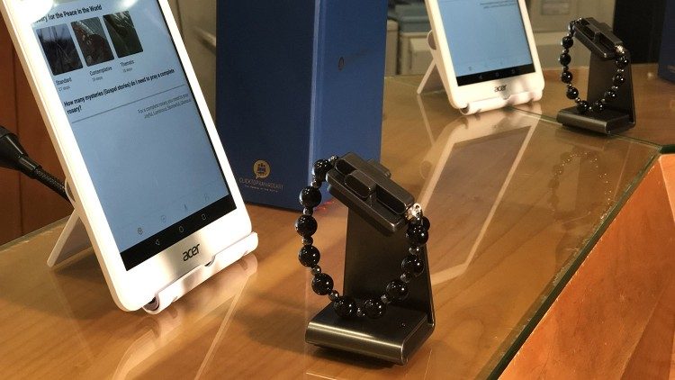 Image 1 : Le Vatican lance un chapelet connecté