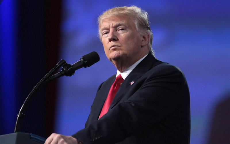 Image 1 : iPhone : Donald Trump exige le retour du bouton Home