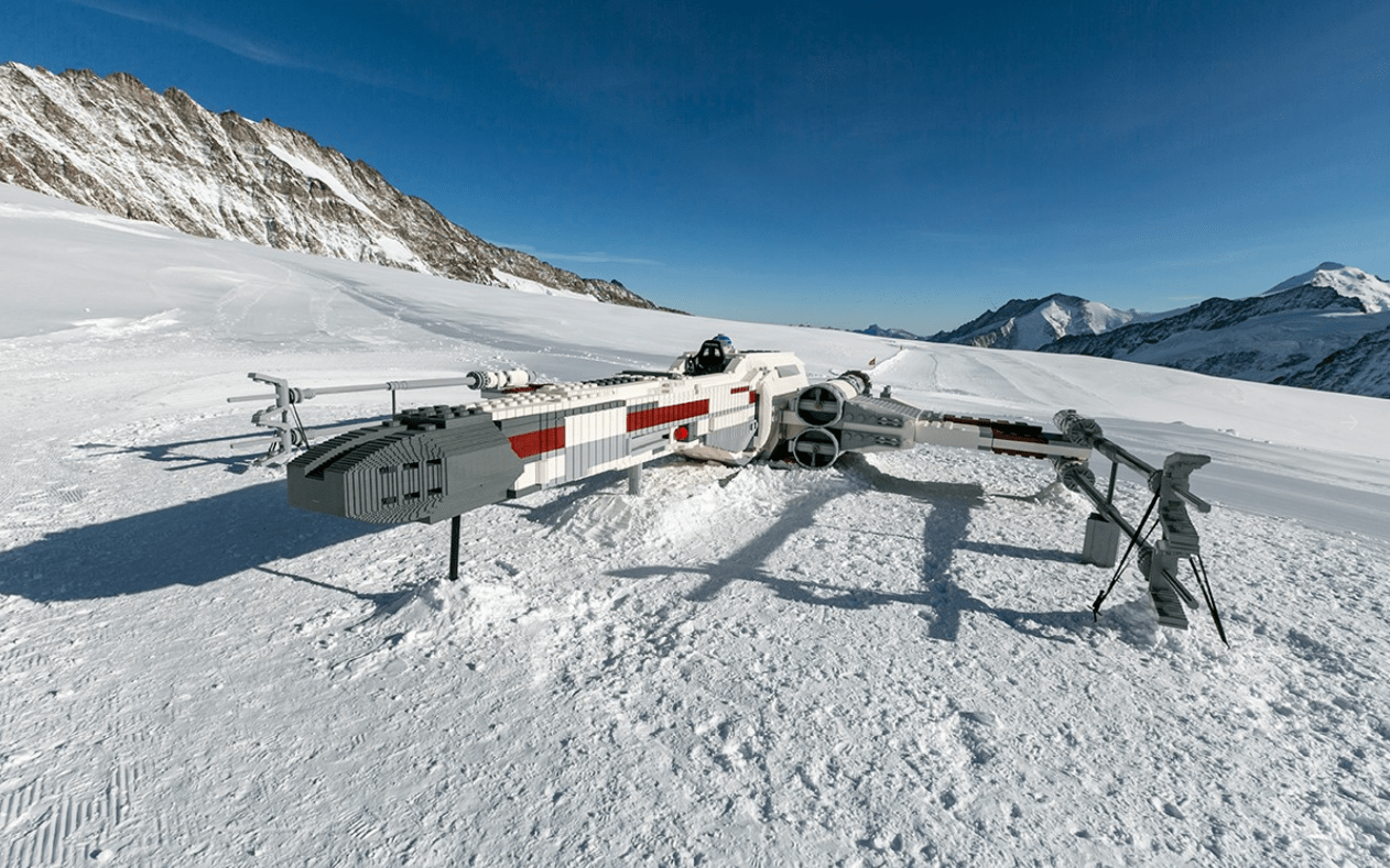 Star Wars X Wing LEGO grandeur nature Alpes