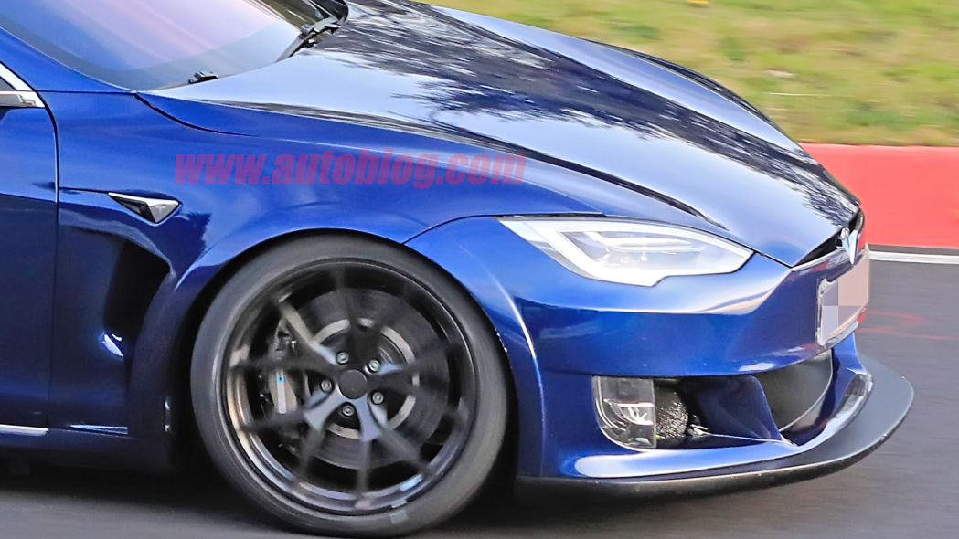 Image 5 : Tesla : la Model S en version course sur le Nurburgring