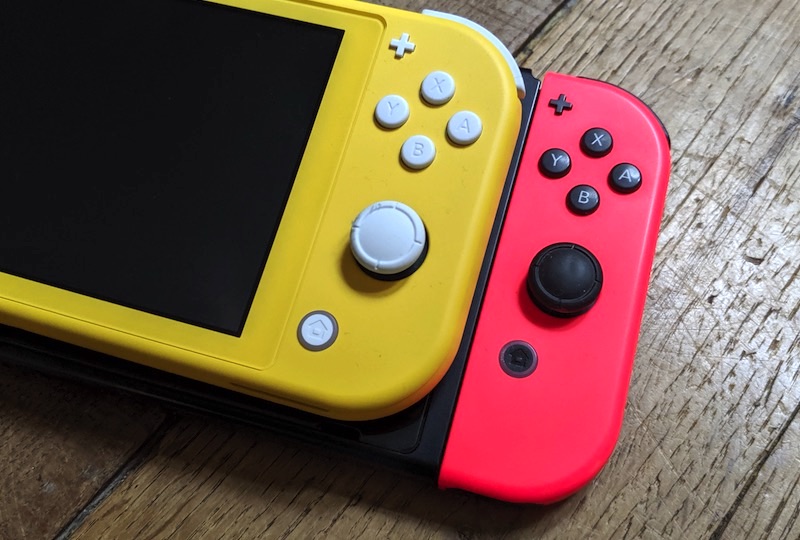 Image 1 : Switch Lite V2 : Nintendo aurait une nouvelle console pour corriger le Joy-Con Drift