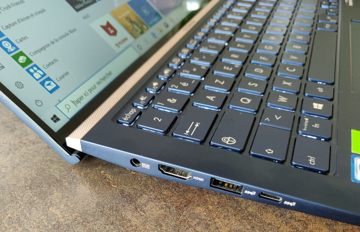Image 8 : Test Asus Zenbook UX434 : un écran dans le Touchpad, une fausse bonne idée ?