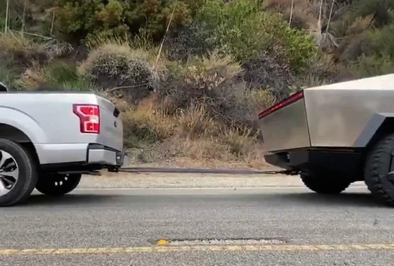 Image 1 : Ford ne veut plus d'un match F-150 vs Tesla Cybertruck
