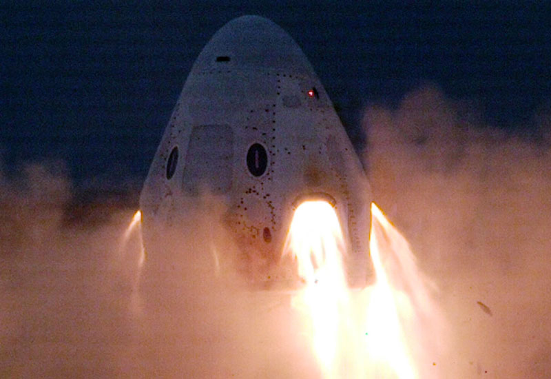 Image 1 : SpaceX teste avec succès les moteurs de sa capsule Crew Dragon