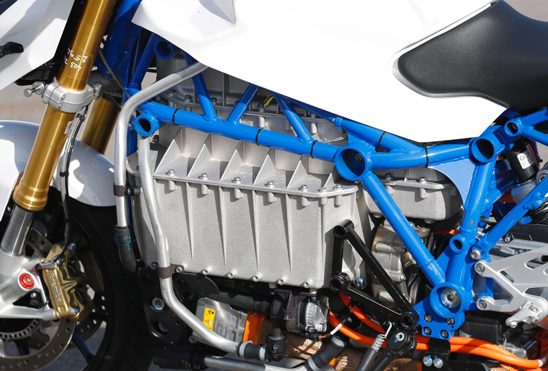 Image 5 : E-Power Roadster : BMW dévoile un prototype de moto électrique