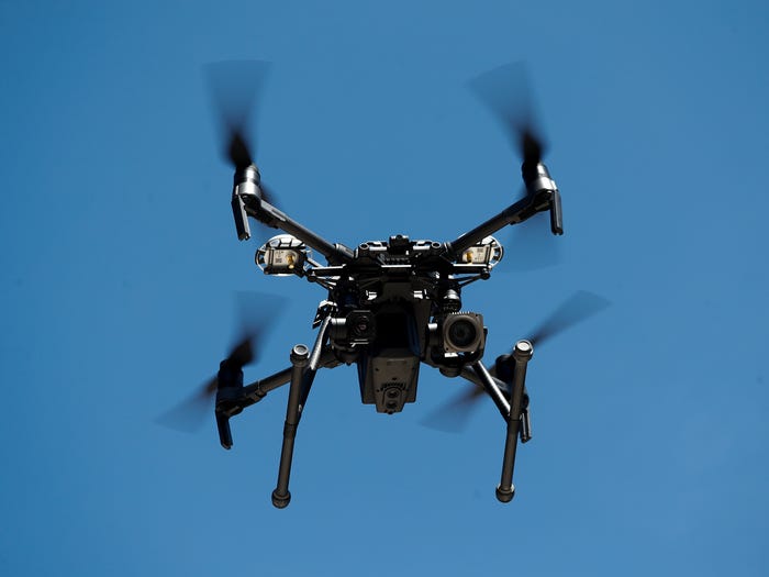 Image 2 : Des nuées de drones géants survolent le Colorado et le Nebraska