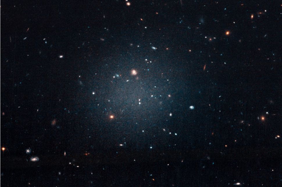 galaxie sans matier noire NGC1052 DF2