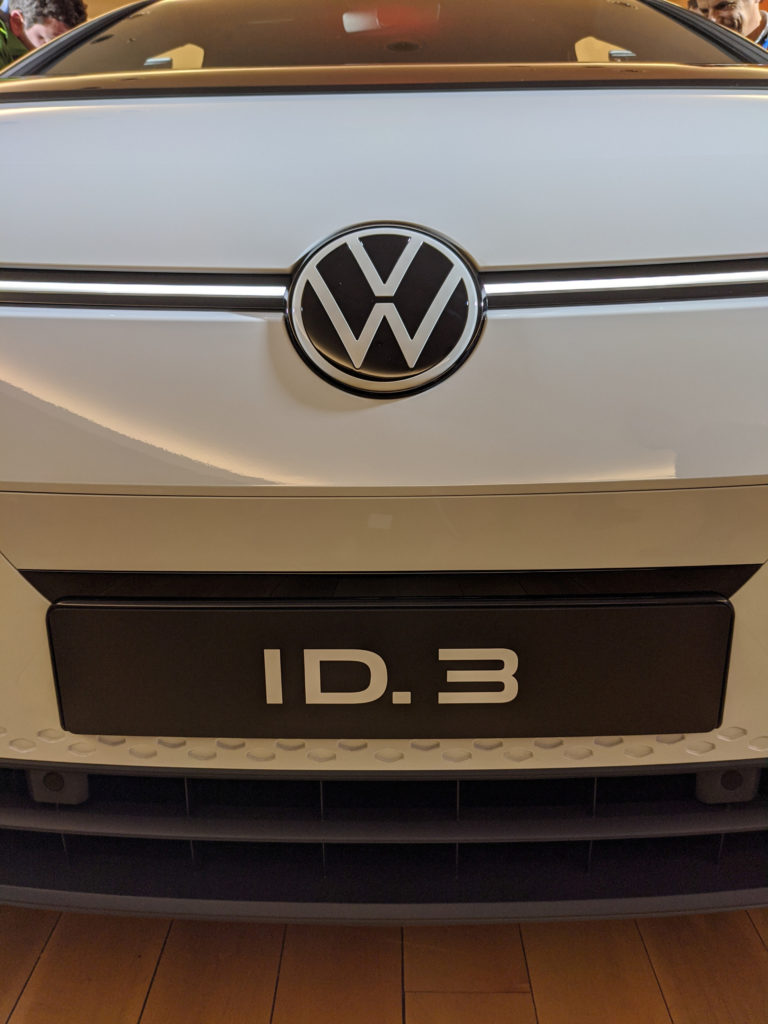 Image 11 : Volkswagen ID 3 : prise en main de la remplaçante de la e-Golf à 6 mois de sa sortie