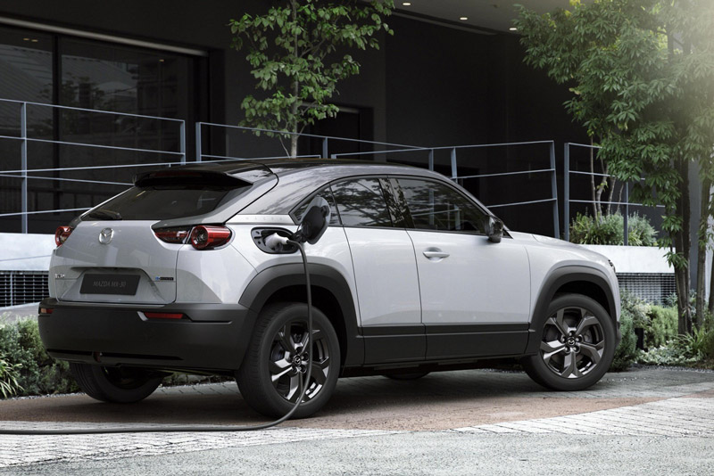 Image 1 : Mazda : les véhicules électriques à grande autonomie sont plus polluants que les diesels