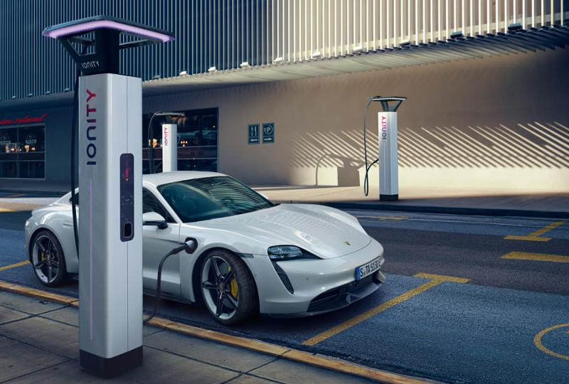 Porsche Taycan charge