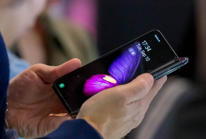 Image 1 : Galaxy Fold : Samsung annonce avoir vendu 1 million de smartphones pliables
