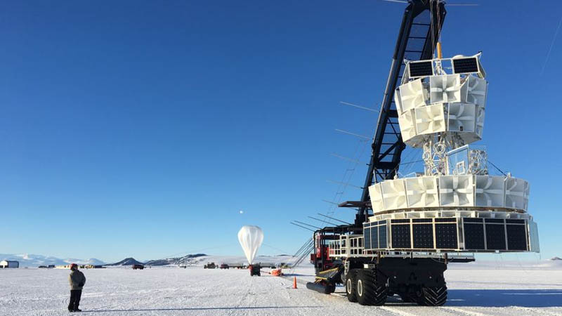 Image 1 : Des particules mystérieuses flottent au-dessus de l’Antarctique