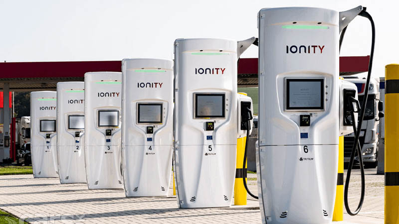Image 1 : Recharger sa voiture électrique avec Ionity coûtera plus cher qu’un plein de carburant