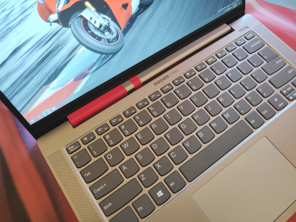 Image 3 : Lenovo Ducati 5, voici le PC portable dédié aux fans de motos