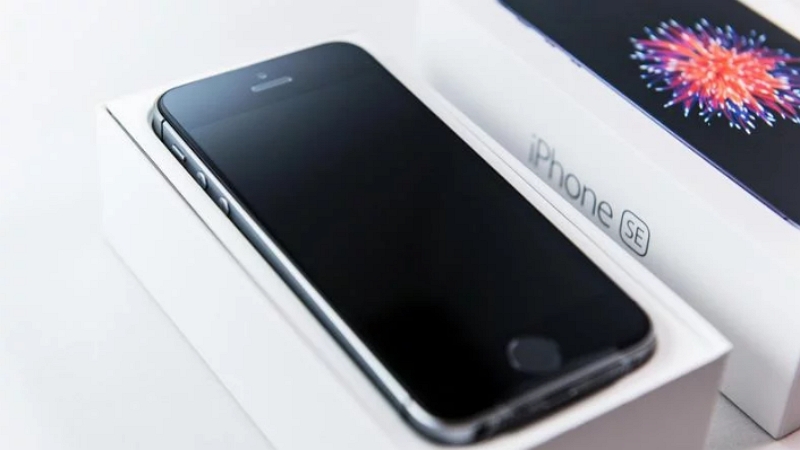 Image 1 : iPhone 9 (SE 2) : le nouvel iPhone pas cher sortirait le 3 avril