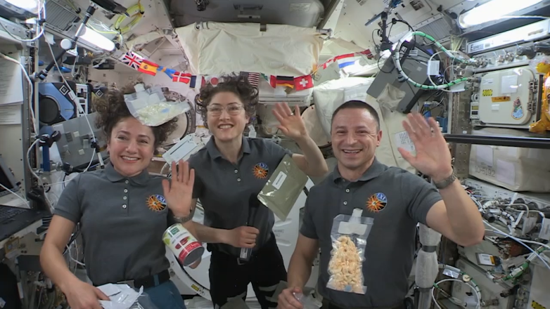 Image 1 : La Nasa envoie du fromage et des bonbons dans l'Espace pour satisfaire l'équipage de l'ISS