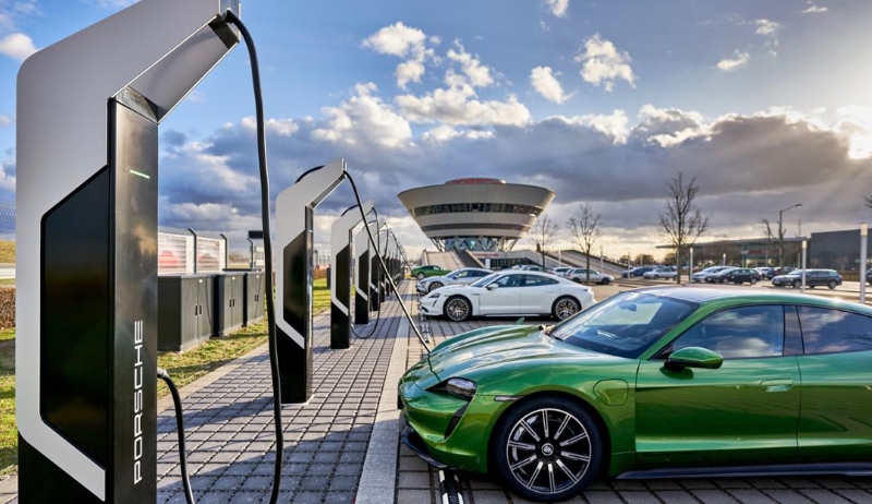 Image 1 : Porsche ouvre la station de recharge la plus rapide d’Europe