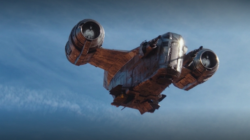 Image 1 : The Mandalorian : un youtubeur transforme un avion télécommandé en Razor Crest