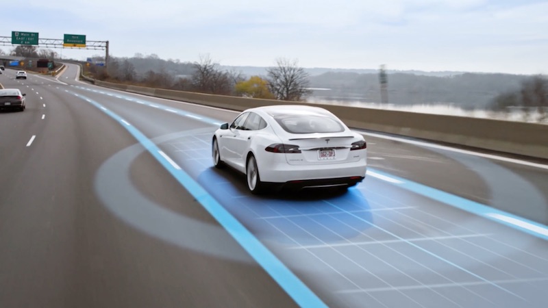 Image 1 : Une simple projection 2D permet de tromper et de contrôler l’Autopilot d’une Tesla