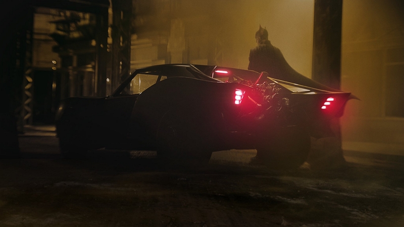 Image 1 : La nouvelle Batmobile de The Batman ressemble à un muscle car bodybuildé des années 70