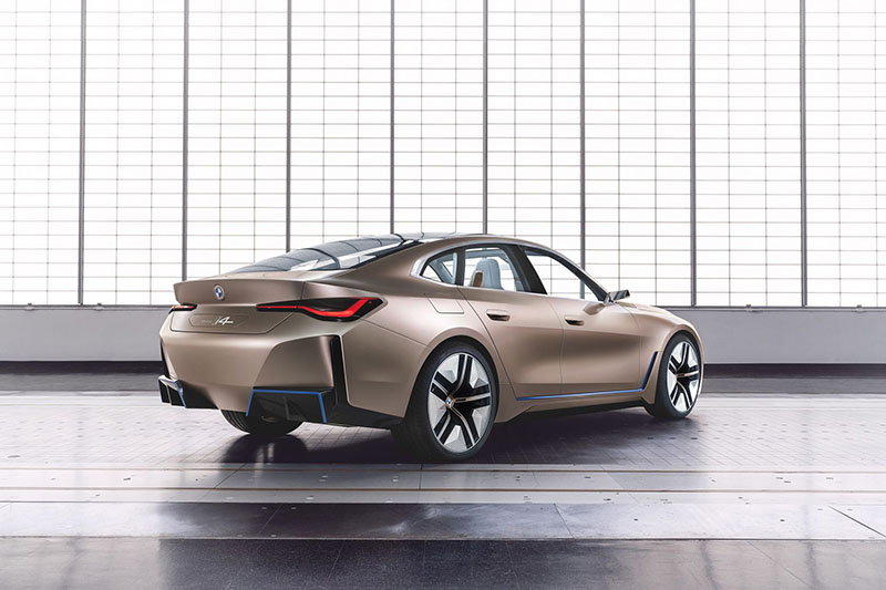 Image 2 : BMW dévoile son concept de berline électrique i4